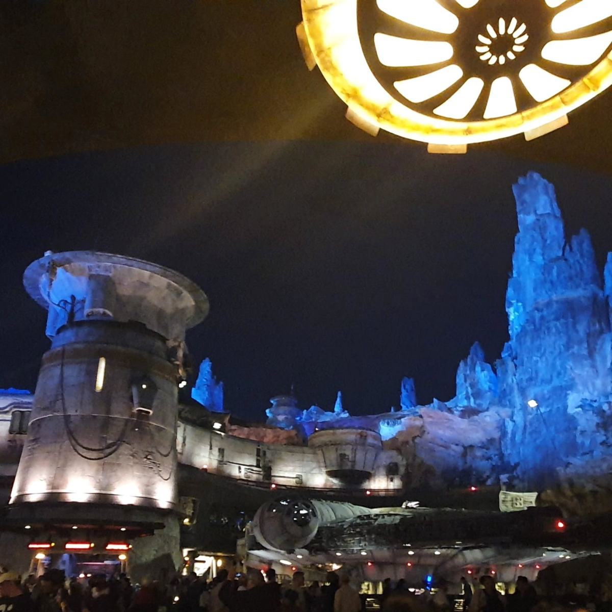 Galaxy's Edge 야경